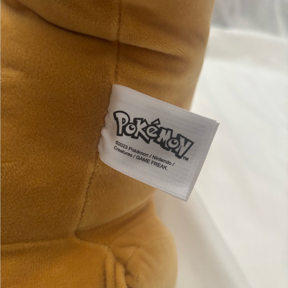 Pokémon Cubone Giant 24" Plush Jazwares GameStop Exclusive Jumbo - Picture 12 of 16